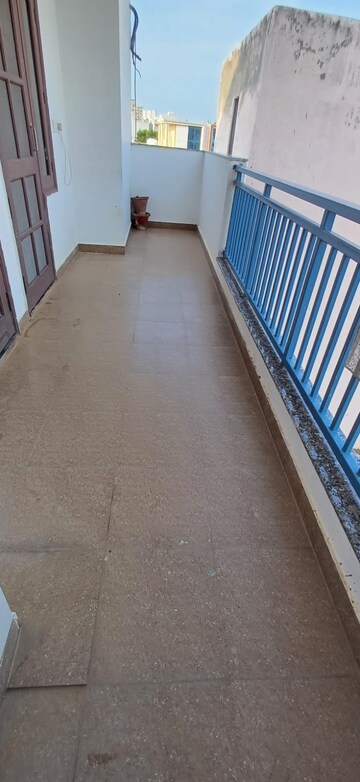Balcony in 3 BHK Builder Floor at Sushant Lok 2, Sector 57 – for Rent