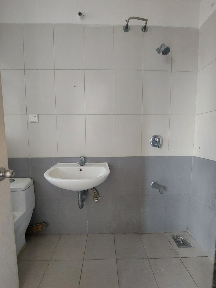 Bathroom, nanded-asawari 3 Bedroom 1358 Sq.Ft. Apartment In Nanded Pune 8700364