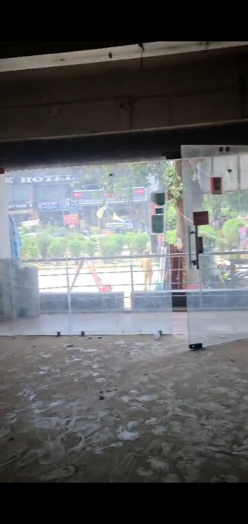  Shop For Rent in Vasundhara Sector 5