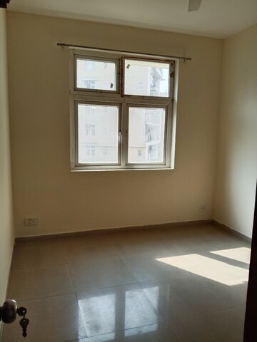 Room in 3 BHK Apartment at Mahagun Mywoods, Sector 16c Greater Noida – for Rent