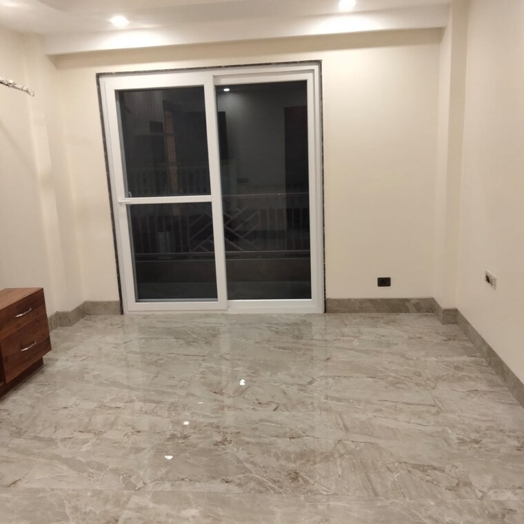 Room, palam vihar 4 Bedroom 360 Sq.Yd. Builder Floor In Palam Vihar Gurgaon 8700704