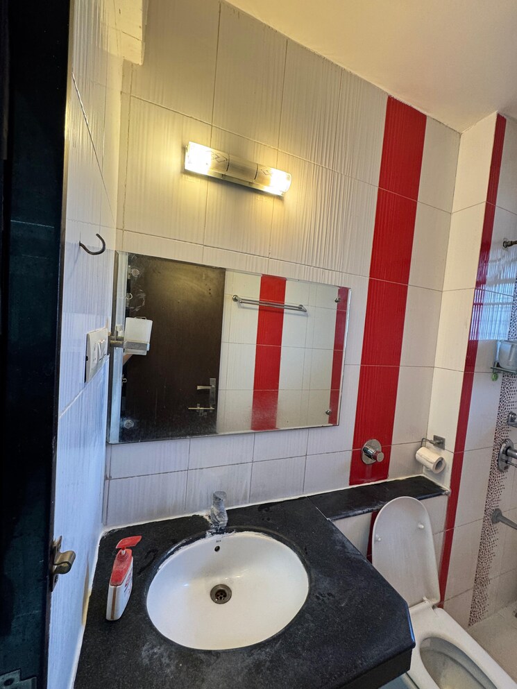 Bathroom, paranjape-blue-ridge 3 Bedroom 890 Sq.Ft. Apartment In Hinjewadi Pune 8700735