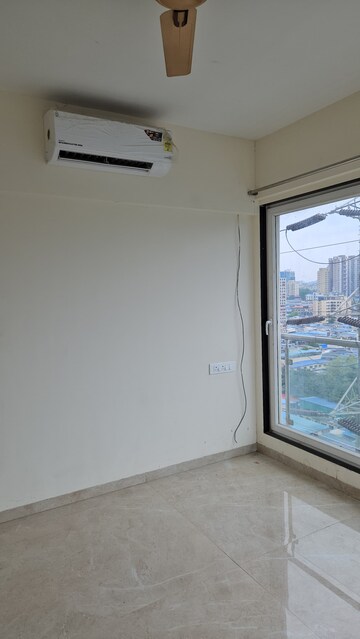 Room in 2 BHK Apartment at Sheth Vasant Blossom, Marol – for Rent