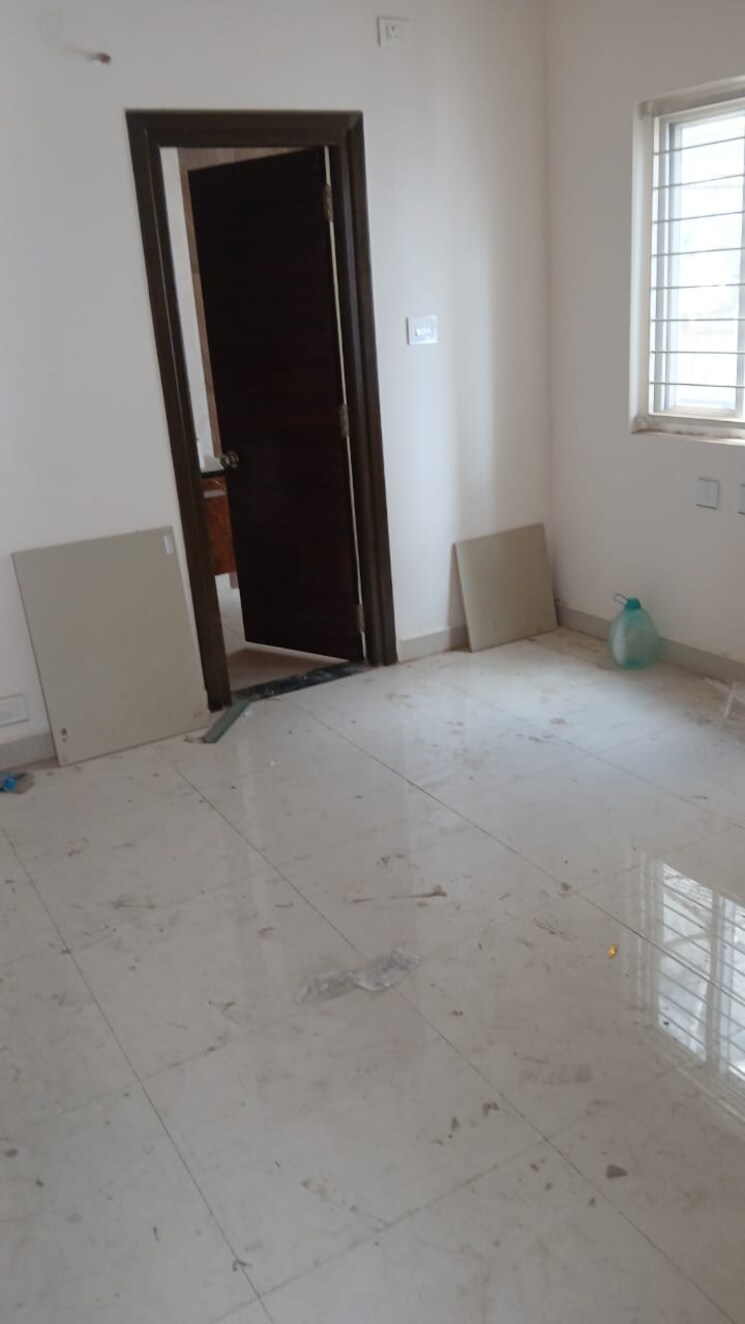 Room, smr-vinay-iconia-hyderabad 2.5 Bedroom 1610 Sq.Ft. Apartment In Kondapur Hyderabad 8700890