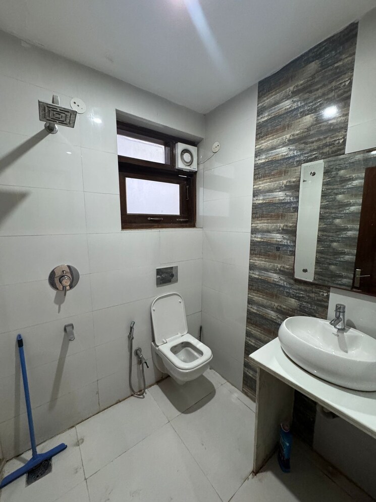 Master Bedroom, sushant-lok-3 4 Bedroom 2350 Sq.Ft. Builder Floor In Sector 57 Gurgaon 8700895