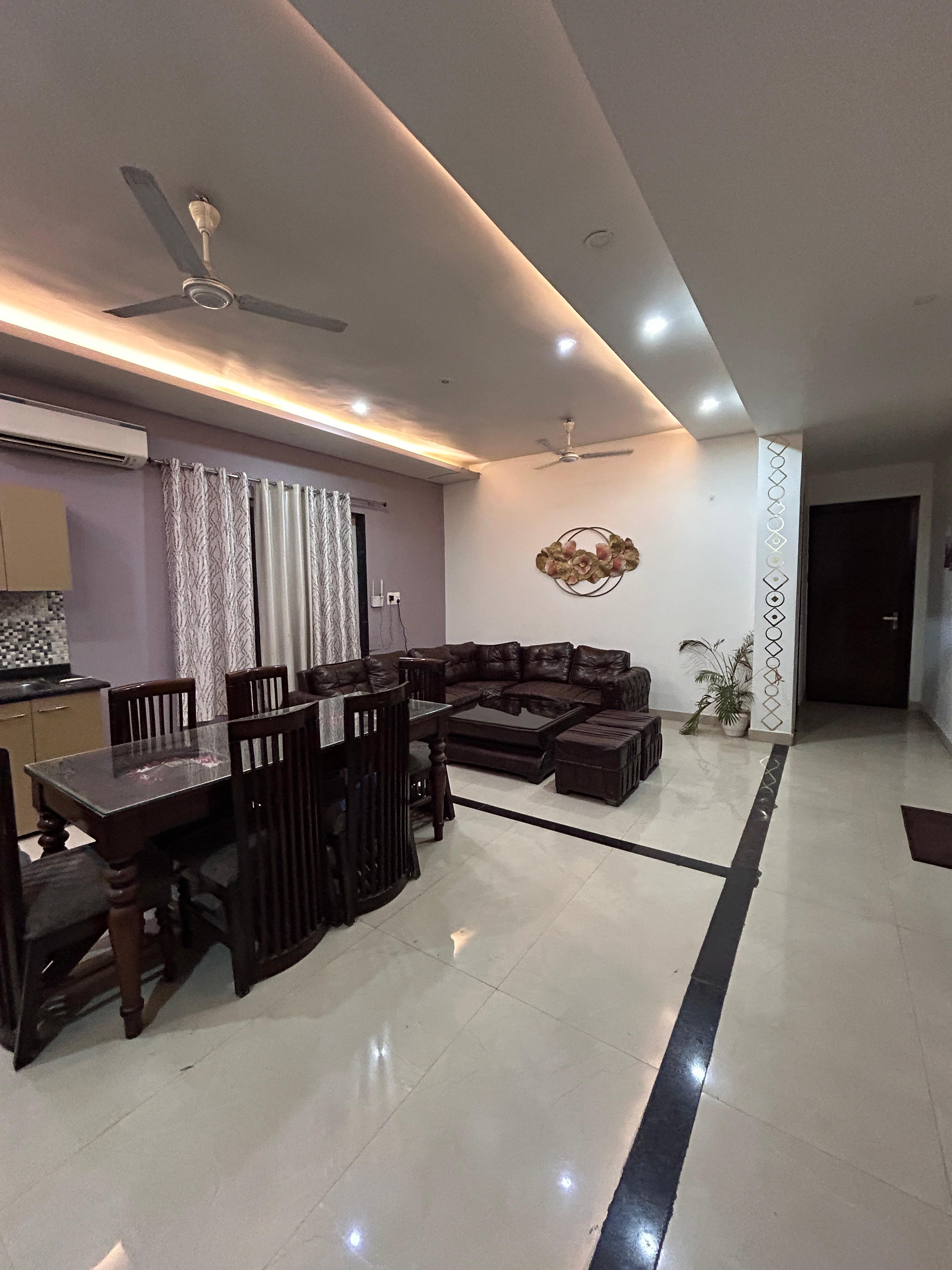 4 BHK 2350 Sq.Ft. Builder Floor in Sushant Lok 3