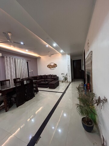 Parking in 4 BHK Builder Floor at Sushant Lok 3, Sector 57 – for Rent