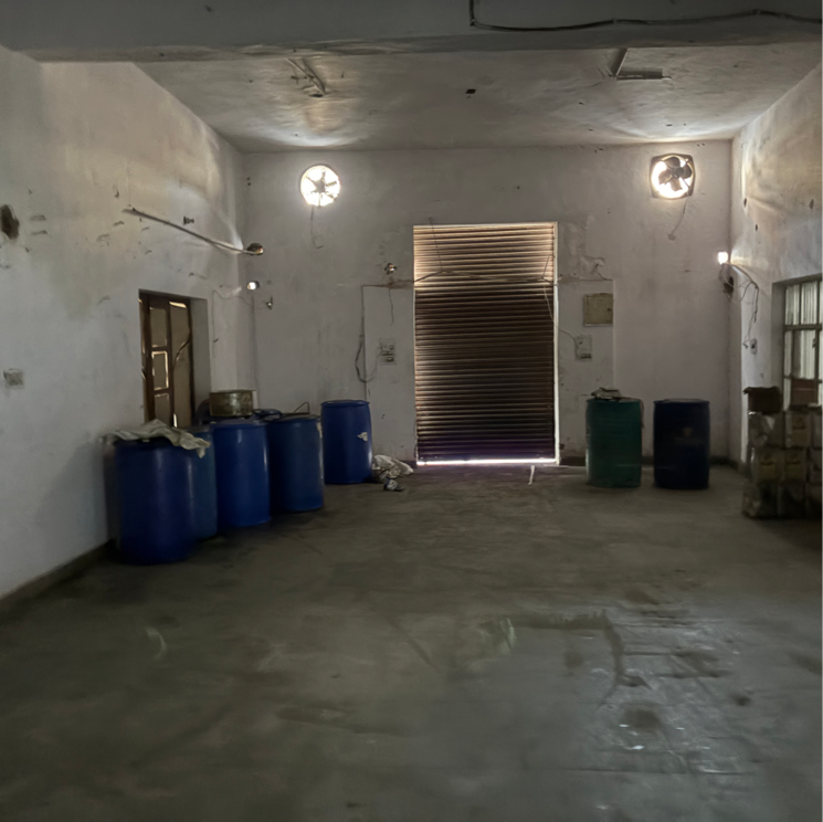  Parking, dlf-industrial-estate Commercial Industrial Plot 2000 Sq.Ft. In Ip Colony Faridabad 8700898