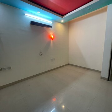 Room in 2 BHK Apartment at Swapnalok Towers, Riddhi Gardens – for Rent