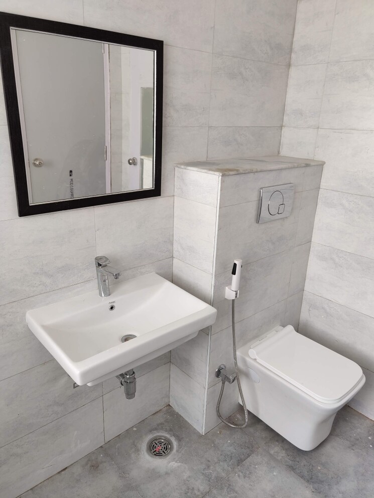 Bathroom, palam 3 Bedroom 1000 Sq.Ft. Builder Floor In Palam Delhi 8700914
