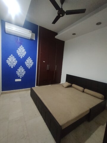 Furnished Amenities in 2 BHK Builder Floor at Sushant Vyapaar Kendra, Sector 43 – for Rent