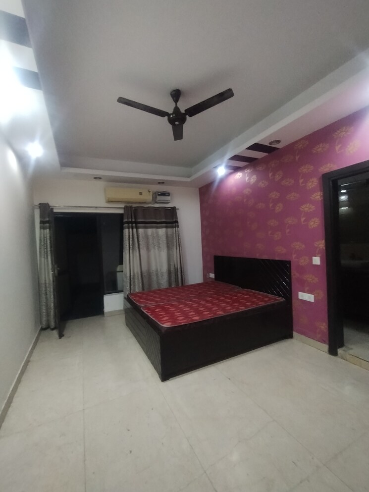 undefined, sushant-vyapaar-kendra 2 Bedroom 215 Sq.Yd. Builder Floor In Sector 43 Gurgaon 8700922