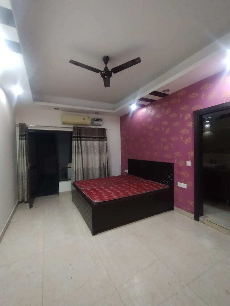 undefined, sushant-vyapaar-kendra 2 Bedroom 215 Sq.Yd. Builder Floor In Sector 43 Gurgaon 8700922