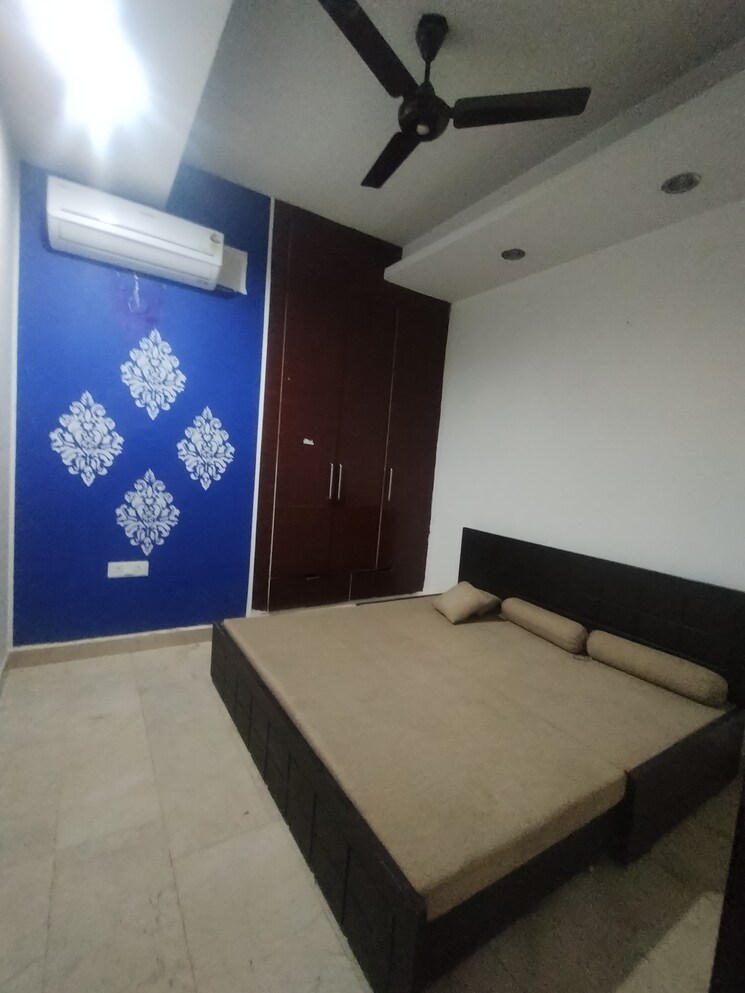 undefined, sushant-vyapaar-kendra 2 Bedroom 215 Sq.Yd. Builder Floor In Sector 43 Gurgaon 8700922