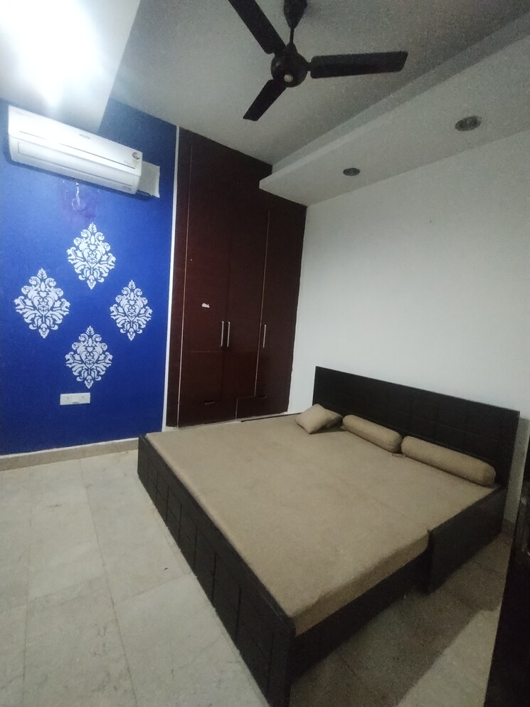 undefined, sushant-vyapaar-kendra 2 Bedroom 215 Sq.Yd. Builder Floor In Sector 43 Gurgaon 8700922