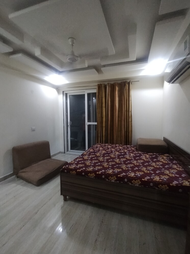 Balcony, dlf-city-phase-iv 2 Bedroom 1150 Sq.Ft. Builder Floor In Dlf Phase iv Gurgaon 8700923