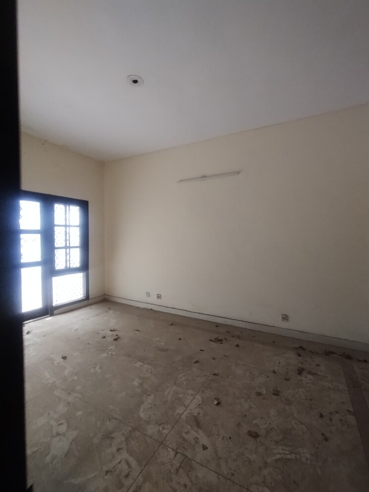 Room, dlf-city-phase-iv 2 Bedroom 270 Sq.Yd. Villa In Dlf Phase iv Gurgaon 8700926