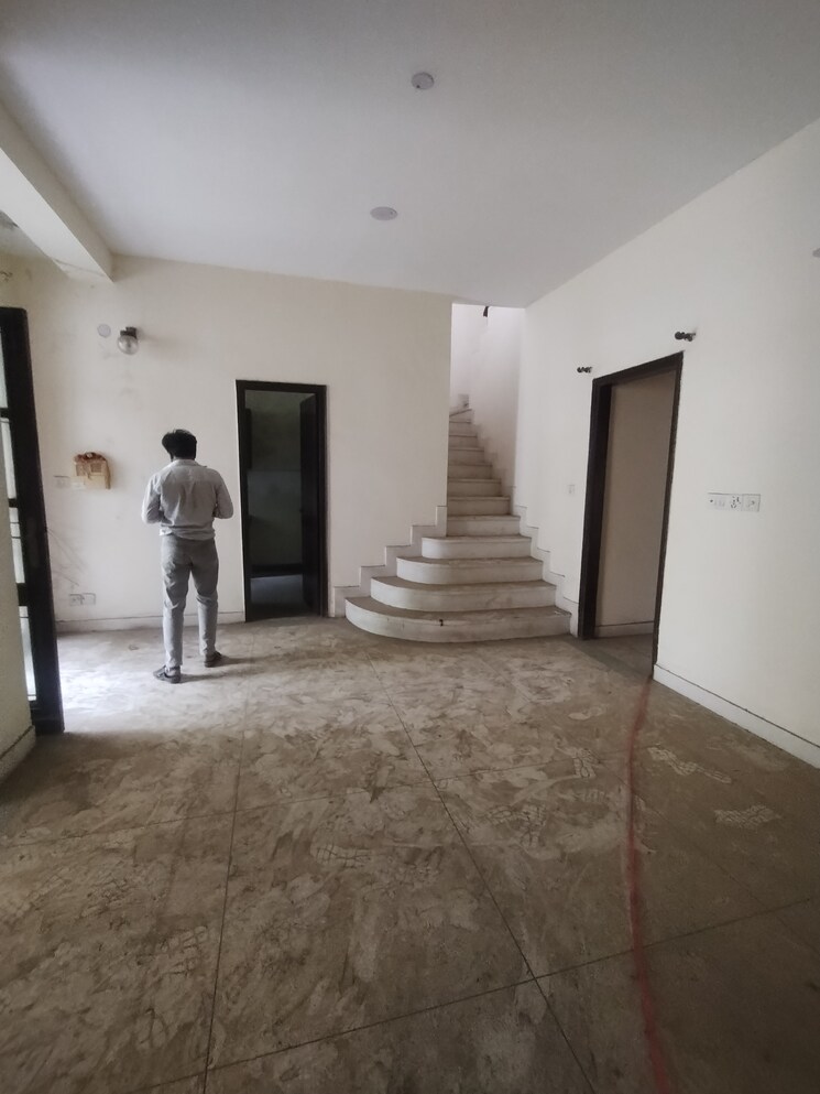 Kitchen, dlf-city-phase-iv 2 Bedroom 270 Sq.Yd. Villa In Dlf Phase iv Gurgaon 8700926