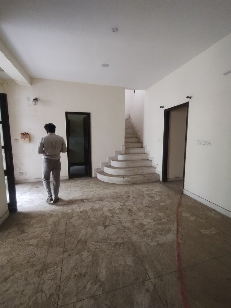 Kitchen, dlf-city-phase-iv 2 Bedroom 270 Sq.Yd. Villa In Dlf Phase iv Gurgaon 8700926