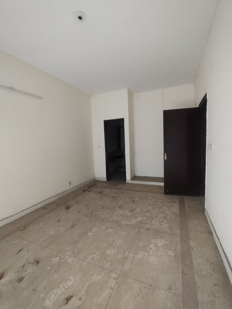 Kitchen, dlf-city-phase-iv 2 Bedroom 270 Sq.Yd. Villa In Dlf Phase iv Gurgaon 8700926