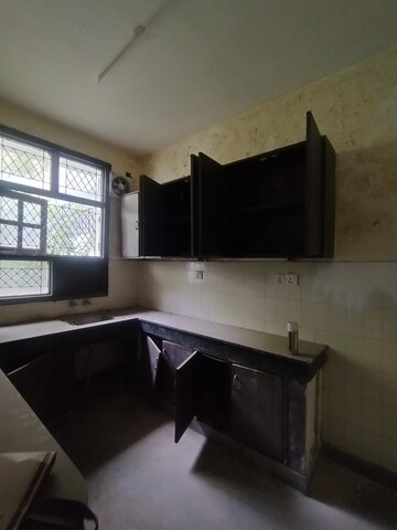 Staircase in 2 BHK Villa at DLF City Phase IV, Dlf Phase iv – for Rent