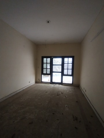 Room in 2 BHK Villa at DLF City Phase IV, Dlf Phase iv – for Rent