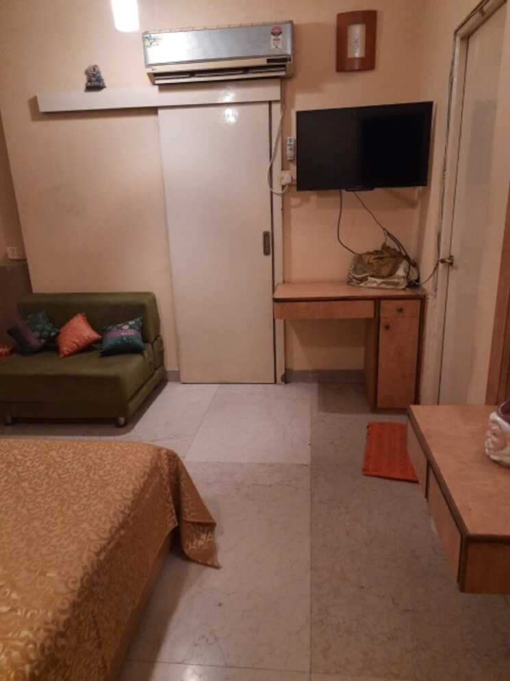 Room, santacruz west 2 Bedroom 850 Sq.Ft. Apartment In Santacruz West Mumbai 8700937