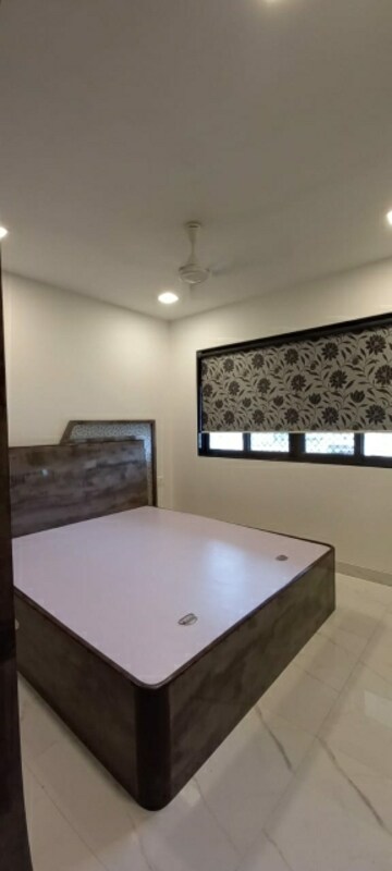 2 BHK Apartment For Rent in Santacruz West