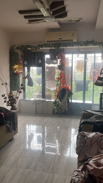 Living Room in 2 BHK Apartment at Santacruz West – for Rent