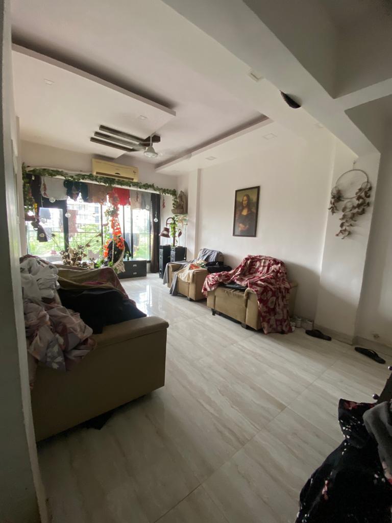 2 BHK + Servant Room Apartment For Rent in Santacruz West