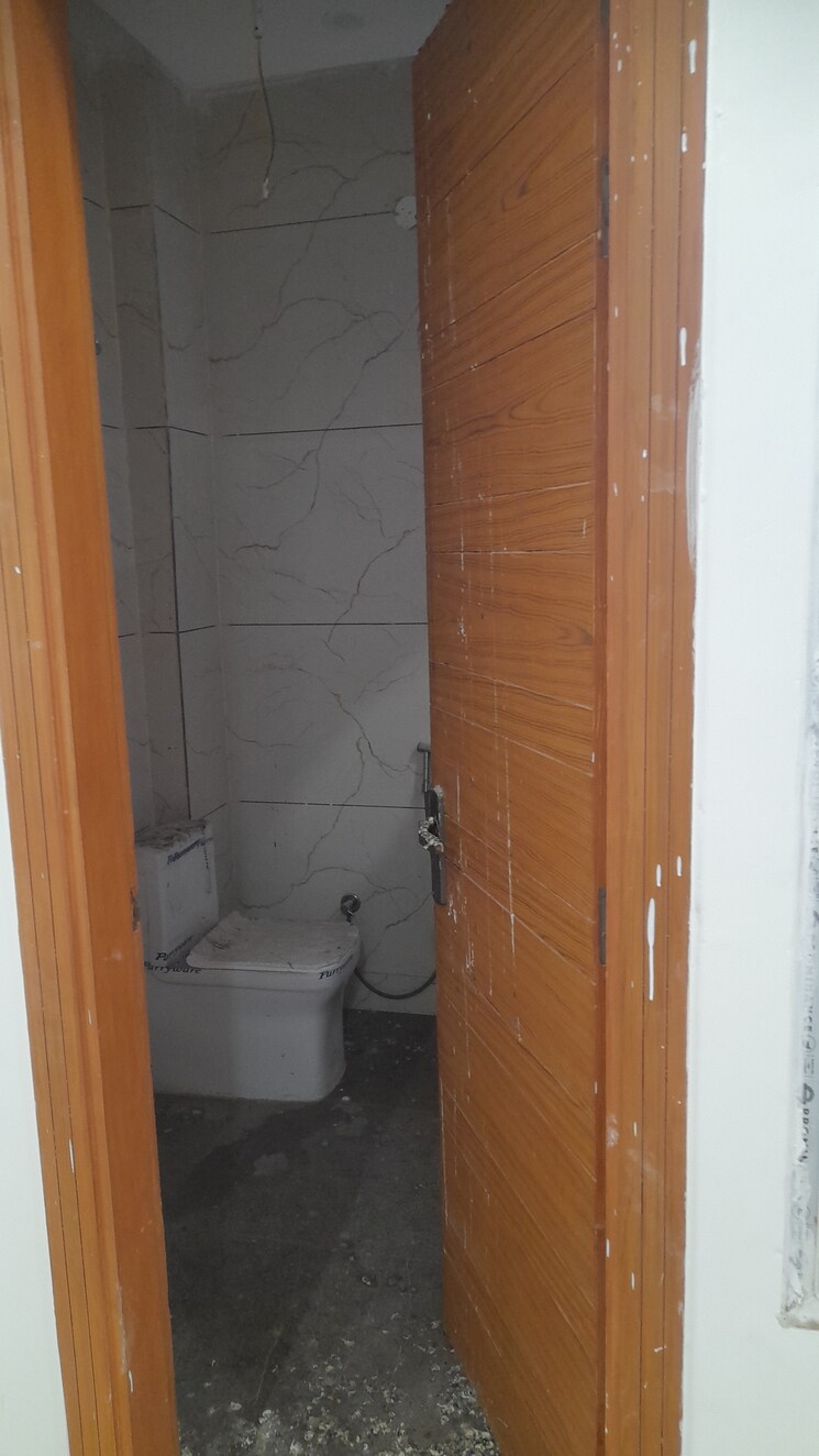 Attached Bathroom, faridabad central 3 Bedroom 1800 Sq.Ft. Builder Floor In Faridabad Central Faridabad 8700961