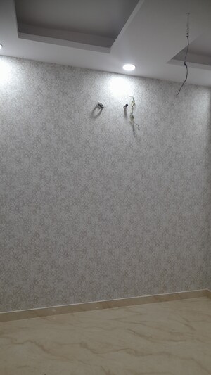 Master Bedroom in 3 BHK Builder Floor at Faridabad Central – for Sale