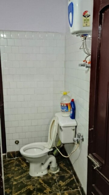 Bathroom in 2.5 BHK Independent House at Sector 16 – for Rent