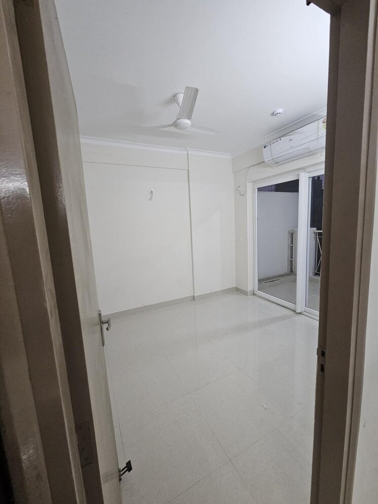 Bathroom, signature-global-proxima 2 Bedroom 674 Sq.Ft. Apartment In Sector 89 Gurgaon 8700993