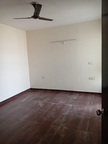 Room in 3 BHK Apartment at BBD Green City Sun Breeze Apartments, Gomti Nagar – for Rent