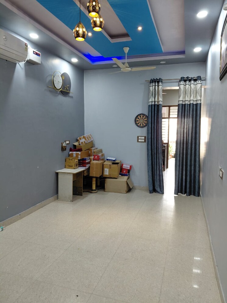 Living Room, new industrial township 3 Bedroom 1750 Sq.Ft. Builder Floor In New Industrial Township Faridabad 8700998