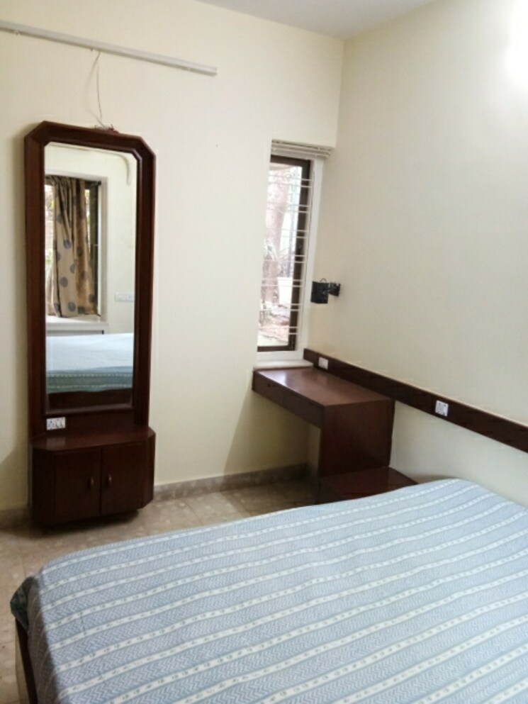 Room, bandra west 2 Bedroom 850 Sq.Ft. Apartment In Bandra West Mumbai 8701006