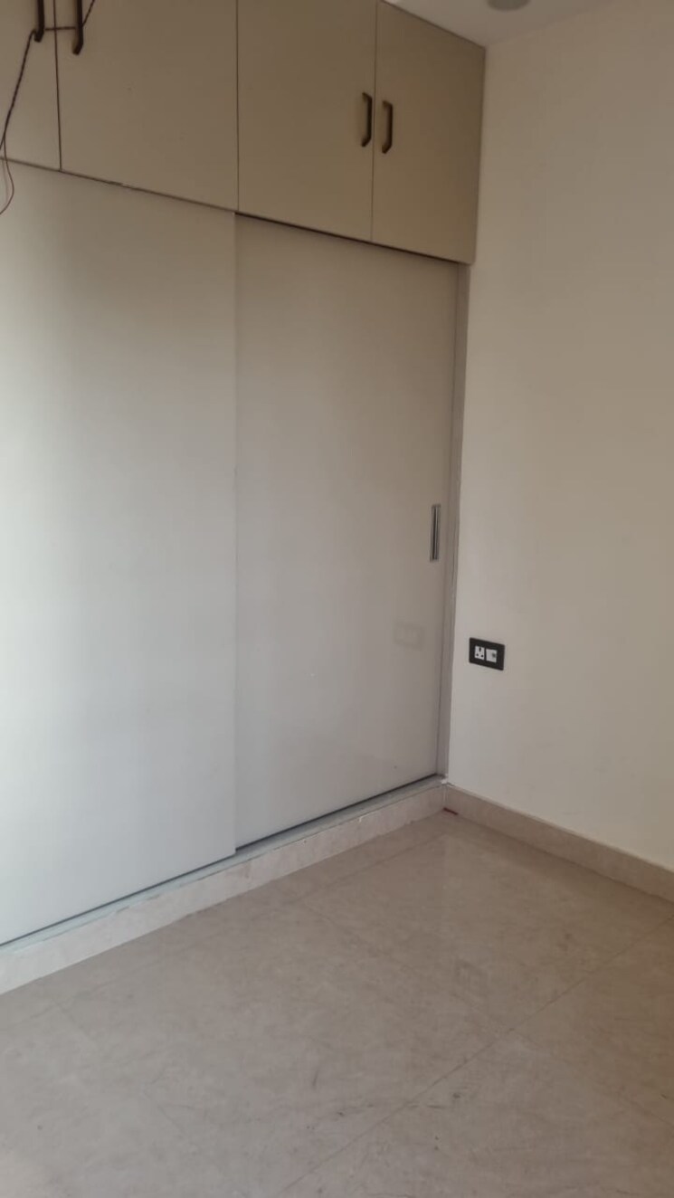 Room, faridabad central 3 Bedroom 2000 Sq.Ft. Builder Floor In Faridabad Central Faridabad 8701007