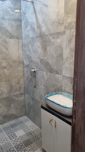 Bathroom in 3 BHK Builder Floor at Faridabad Central – for Sale