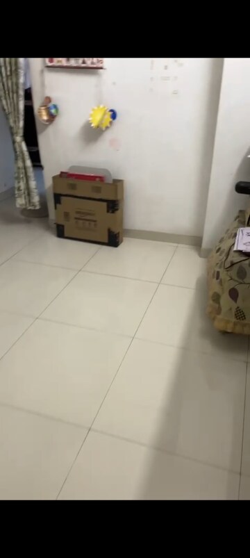 Parking in 2 BHK Apartment at Ghatkopar East – for Rent