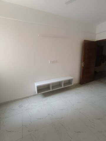 Room in 3 BHK Apartment at Pivotal Paradise, Sector 62 – for Rent