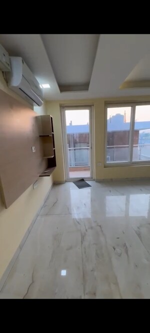 Room in 4 BHK Builder Floor at DLF City Phase IV, Dlf Phase iv – for Sale