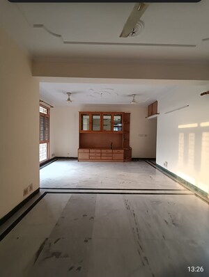 Kitchen in 4 BHK Builder Floor at DLF City Phase IV, Dlf Phase iv – for Sale