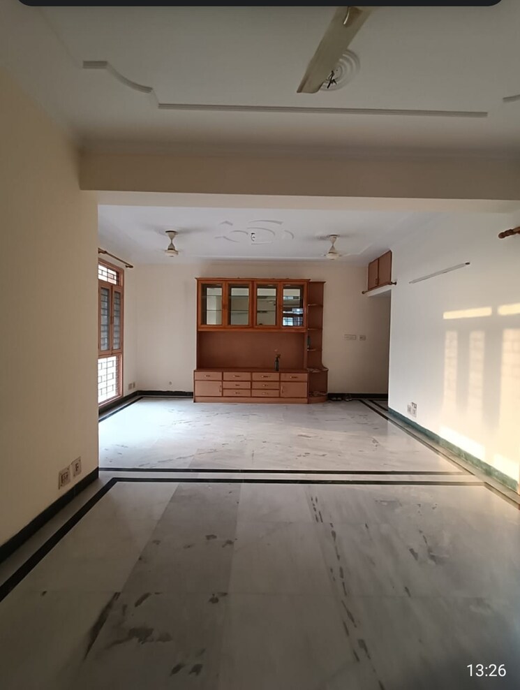 Kitchen, dlf-city-phase-iv 4 Bedroom 3000 Sq.Ft. Builder Floor In Dlf Phase iv Gurgaon 8701112