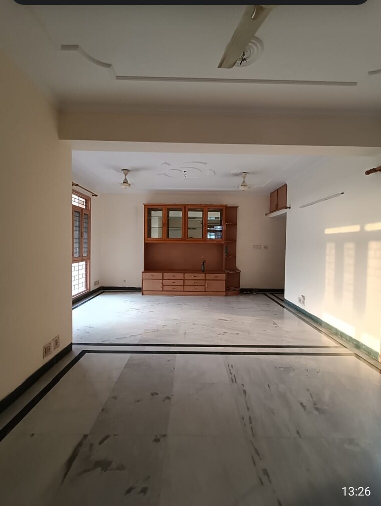 Kitchen, dlf-city-phase-iv 4 Bedroom 3000 Sq.Ft. Builder Floor In Dlf Phase iv Gurgaon 8701112