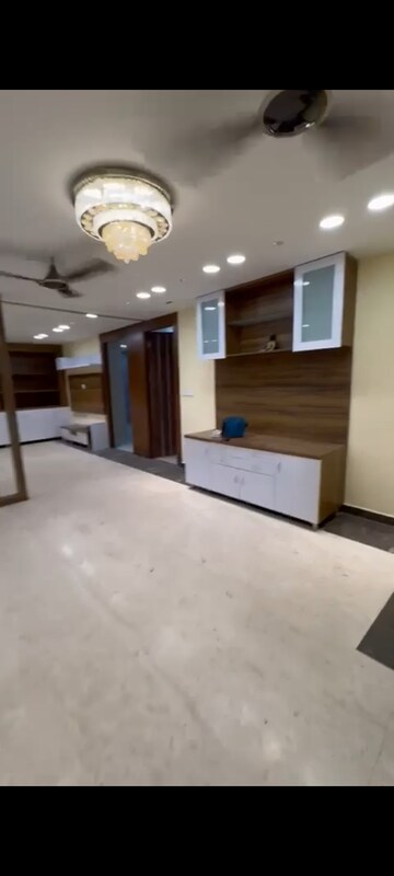 Room in 4 BHK Builder Floor at DLF City Phase IV, Dlf Phase iv – for Sale
