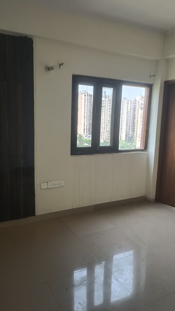 Room in 3 BHK Apartment at Gardenia Gateway, Sector 75 – for Rent