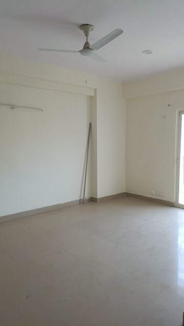Room in 3 BHK Apartment at Gardenia Gateway, Sector 75 – for Rent
