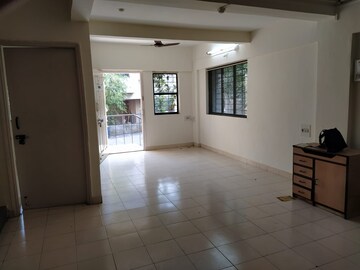 Room in 4 BHK Apartment at Rambaug Colony – for Rent