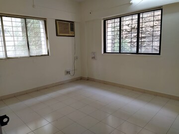 Room in 4 BHK Apartment at Rambaug Colony – for Rent
